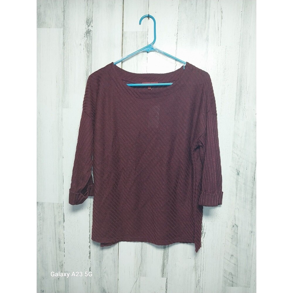 Red BKE Burgundy 3/4 Sleeve Top